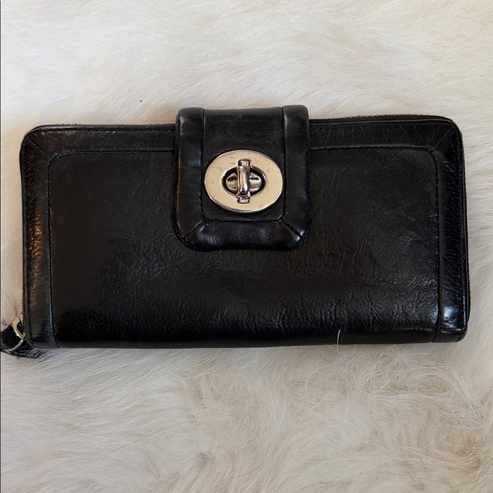 Coach Elegant Black Leather Wallet